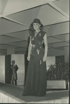 [Modelo em desfile]