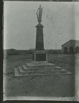 [Monumento à Companhia Mogiana de Estradas de Ferro]