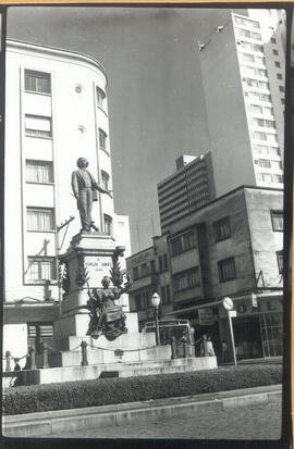 [Estátua de Carlos Gomes]