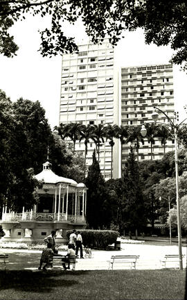 [Praça Carlos Gomes]