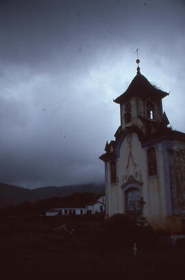 Igreja e cemitério de Sant’Ana [Capela Santa Ana]