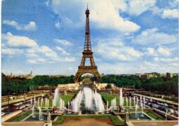 La Tour Eiffel, les jardins du Palais de Chaillot et le Champ - de – Mars